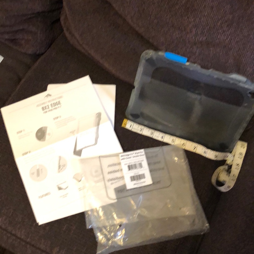 BX2 9.7” iPad Pro w/cover. BNWT